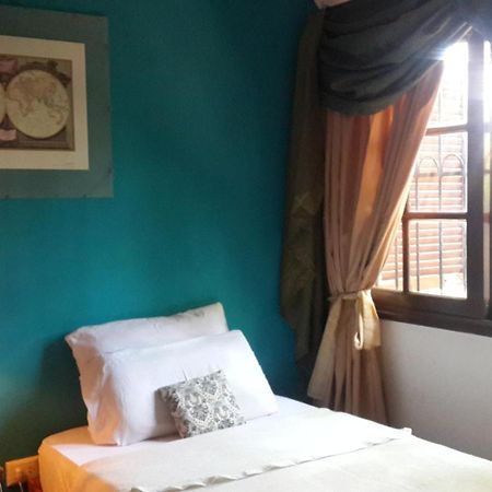 Casa Folks - Bed And Breakfast Пуэрто-Игуасу Экстерьер фото