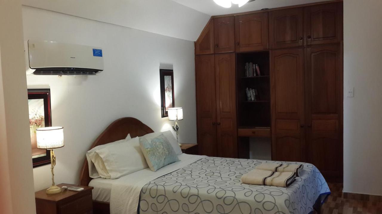 Casa Folks - Bed And Breakfast Пуэрто-Игуасу Экстерьер фото