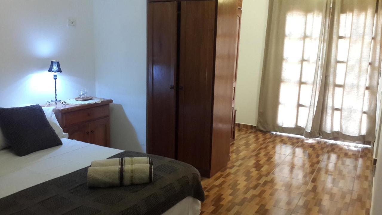 Casa Folks - Bed And Breakfast Пуэрто-Игуасу Экстерьер фото